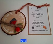 Robin on Wooden Disc