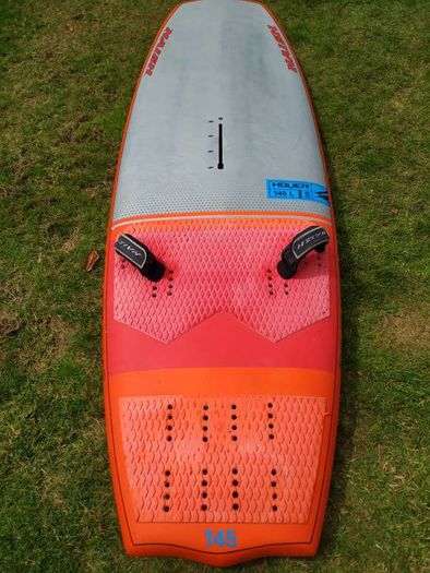 Windsurfing foil board and foil set