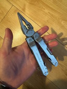 leatherman Supertool 300 camping USA pliers hiking edc fishing victorinox