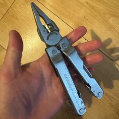 leatherman Supertool 300 camping USA pliers hiking edc fishing victorinox