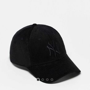 NEW ERA 9forty NY Yankees Cap In Black Cord!