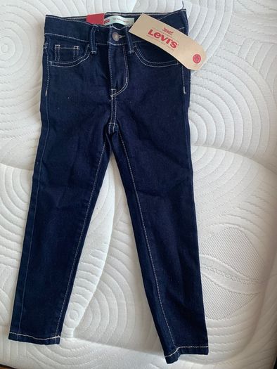New Levis jeans 4 years old