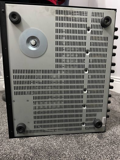 Niles multi zone amplifier