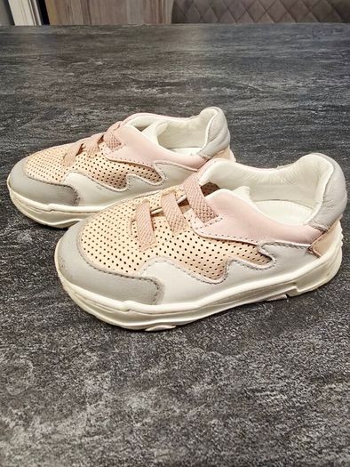 children's runners size 5.5uk