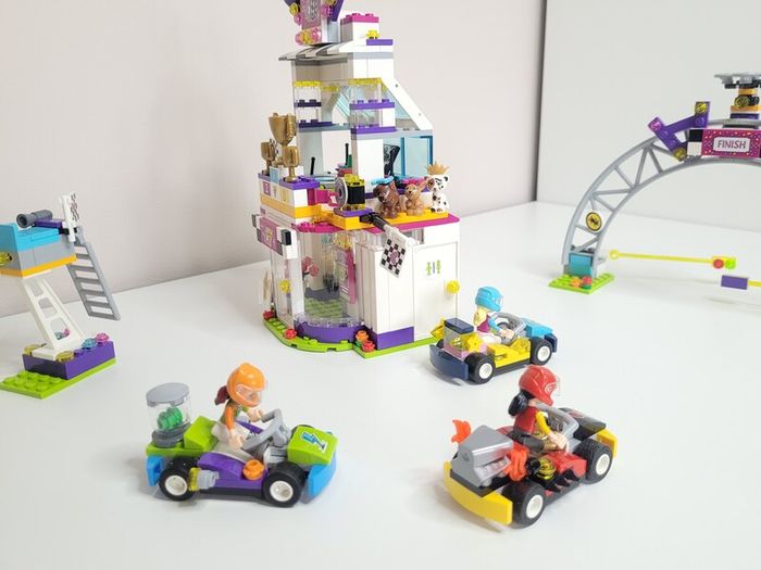 LEGO Friends 41352 The Big Race Day