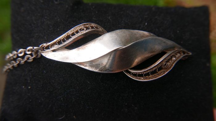 Vintage Sterling Silver 925 Twist Leaf Blade Pendant Long Necklace 7,1g length - 20"