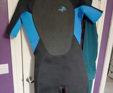 Mens wetsuit unused
