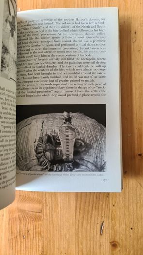 Tutankhamen. Penguin Book. VINTAGE FIRST EDITION 1965. Paperback In Good Condition.