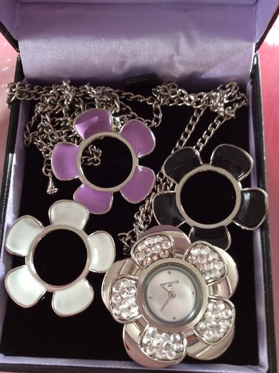 Infinite Pendant Watch