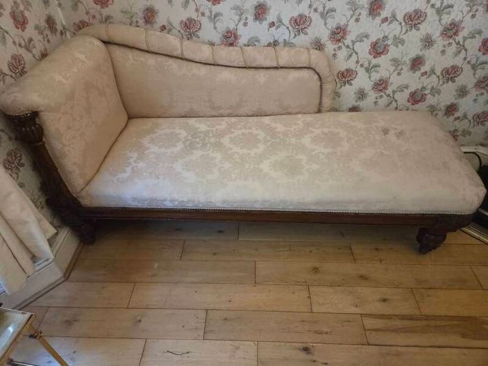 A William IV Mahogany Framed Chaise Longue