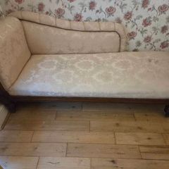A William IV Mahogany Framed Chaise Longue