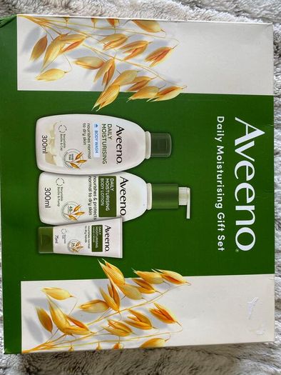Aveeno body set