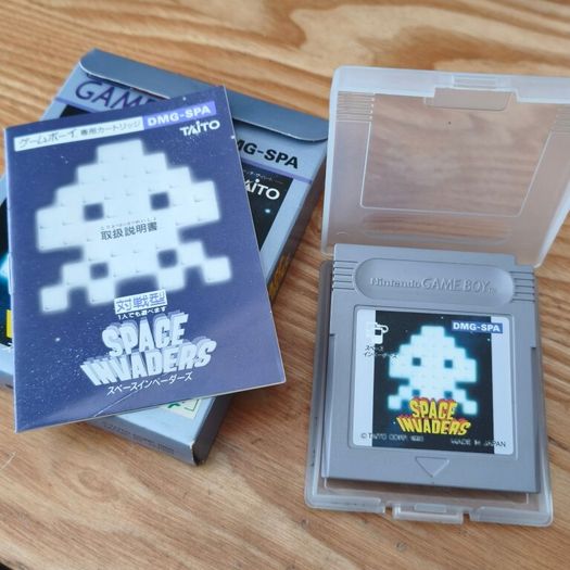 Space Invaders Nintendo Game Boy.