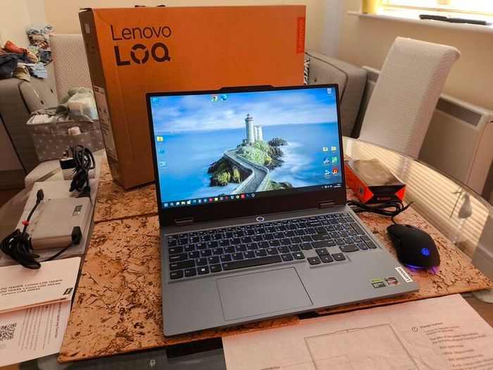 Gaming Laptop Lenovo Loq Ryzen 5 7235HS 4/8 RTX3050 6gb 95w 16gb Ddr5 512GB Nvme 144hz Win11 Rgb
