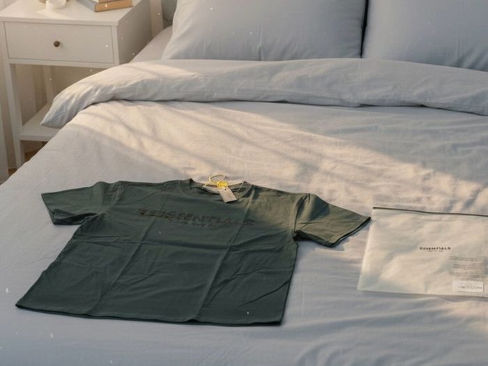 Essentials Tshirt