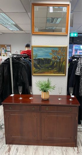 Traditional Mahogany Wooden Cabinet