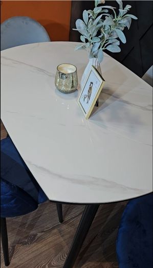 Extendable Dining Table