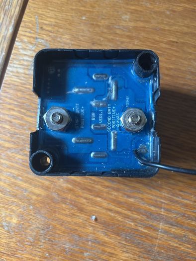 12V Battery Isolator for leisure battery charging for Camper