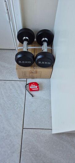 2xbrand new sets of dumbbells