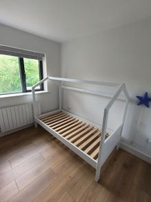 Single bedframe
