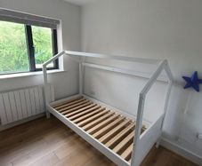 Single bedframe