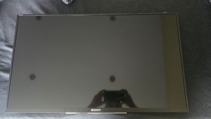 Sony Bravia 32" Smart TV (KDL-32W756) - Like New + Wall Mount