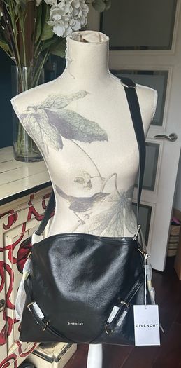 Givenchy Voyou hobo in calfskin , silver and Goldware , NWT