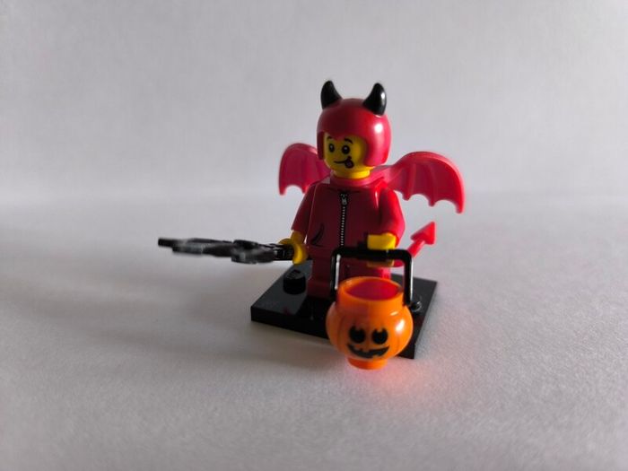 LEGO Minifigures Series 16 Cute Little Devil (set number 71013).