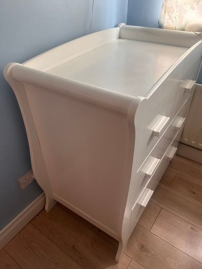 Baby changing unit
