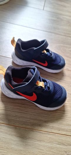 Infant Nike runners