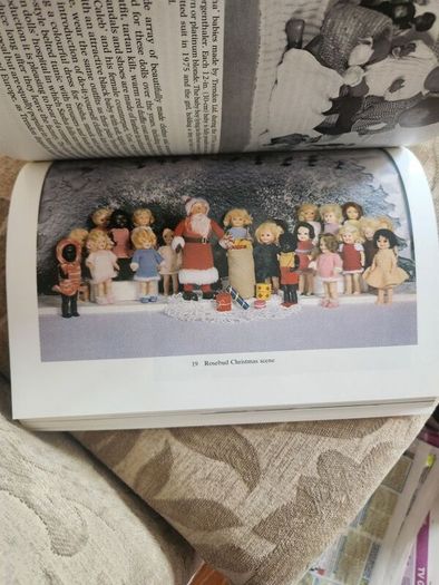 The Collectir's Guide To British Dolls Since 1920. By Collette Mansell. First Edition Large Volume Paperback In Good Condition.
