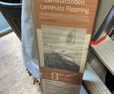 1.5 pack of laminate flooring