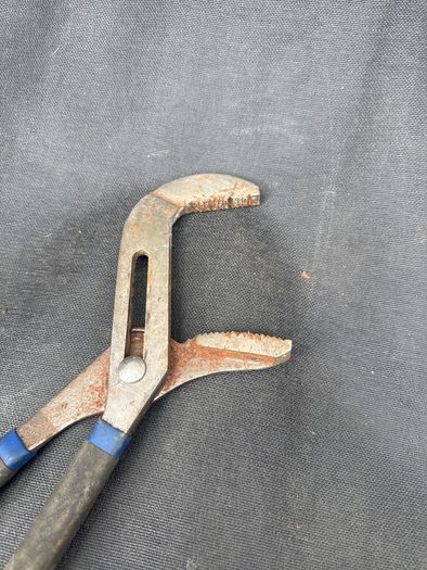 pipe wrench