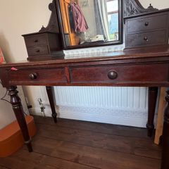 antique dressing table