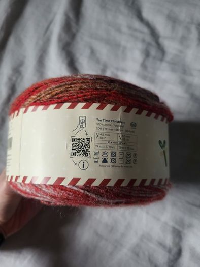 Hobbii Tea Time acrylic cake yarn 200g reds NEW