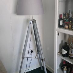 floor lamp