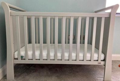 Mamas and Papas Mia Cot Bed