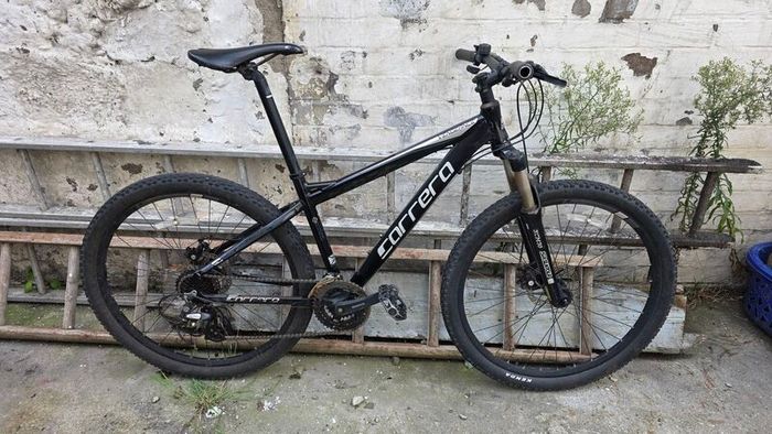 Carrera Vengeance Mountain Bike Disc Brakes & Front Suspension