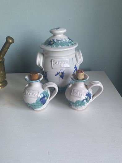 Pretty ballydoughan pottery trio