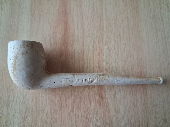 Vintage Nenagh clay pipe made in Limerick