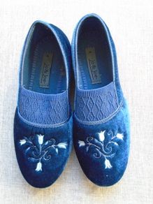 Ladies slippers, Size 4, New, Slippers