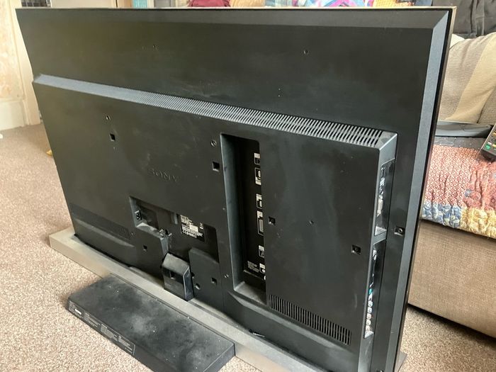 Sony Tv - 40 Inch Large Screen Not Smart