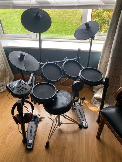 Alesis Nitro electronic drum kit