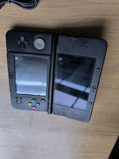 Nintendo New model 3DS with 20 games