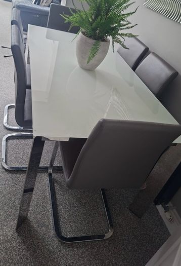 calligaris dining table & chairs