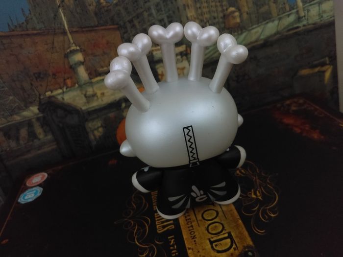 Kidrobot Dunny Flesh and Bones Skeleton ! by Scribe Artist ! from Merdivale Series ! 1/16 Ratio ! Vinyl Figure !
