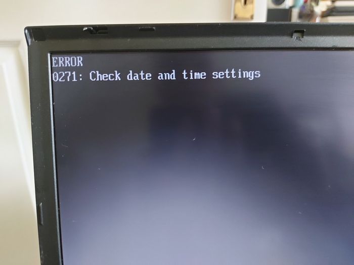 Lenovo T60p IBM Thinkpad, in excellent cosmetic condition, Battery is Good but states Error with Date & Time, and displays Lock Sign