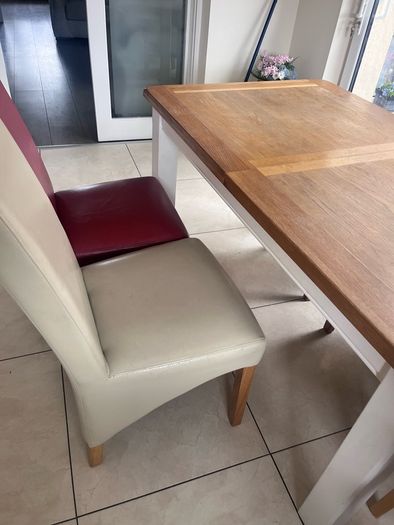 Extendable Dining Table with 6 chairs