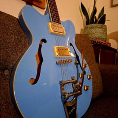 Hofner Verythin LTD Edition Powder Blue