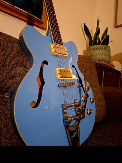 Hofner Verythin LTD Edition Powder Blue